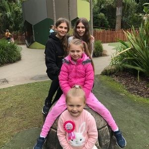 Meet your Posher, Catherine